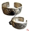 Single stone wide bangle
