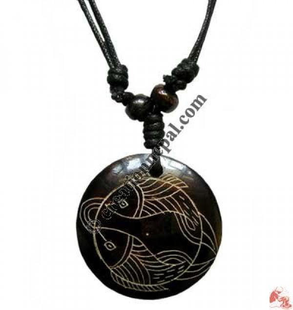 Double fish carved pendant