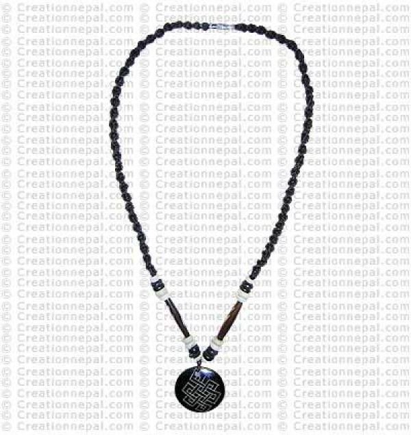 Knot carved amulet necklace1