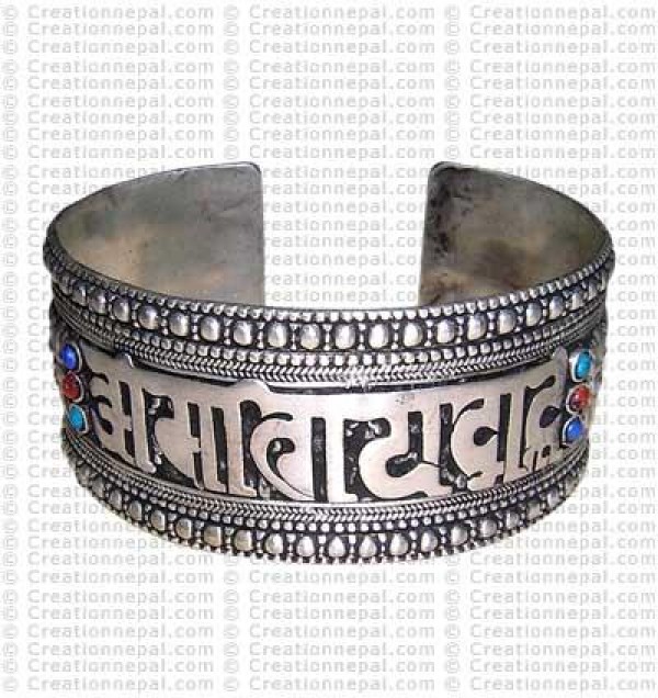 White-metal wide bracelet3