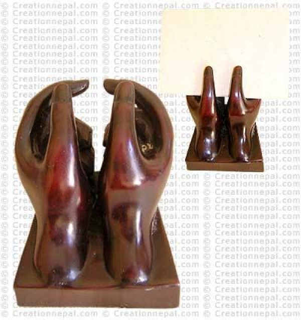 Plain cards stand