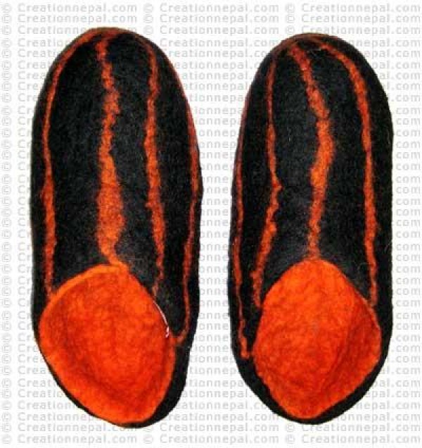 Fully stripes felt shoes