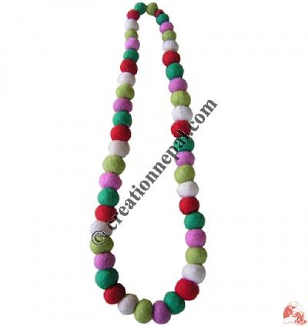 Felt necklace 1