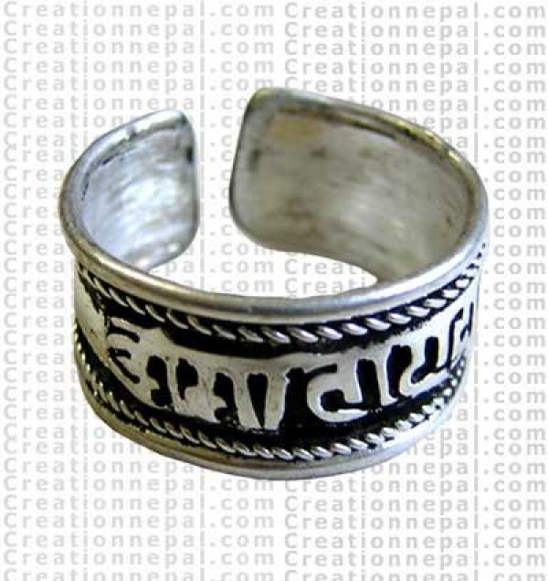 Om Mane fingnr ring