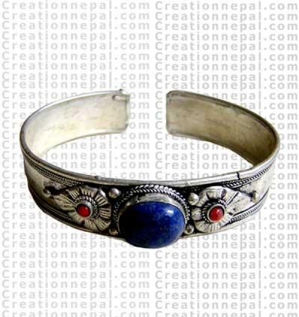 One stone Tibetan bangle