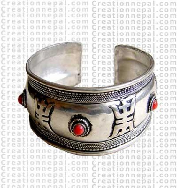 Round Senchi Tibetan Bangle