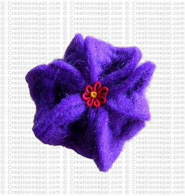 Felt brooch 10