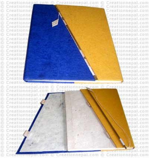 Centre-close notebook