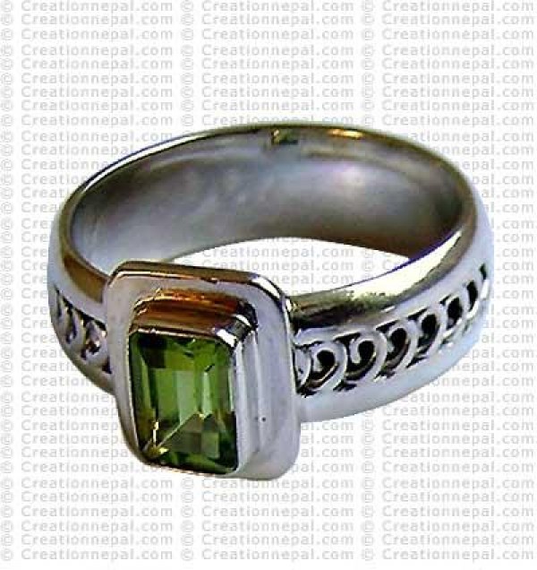 Green colour stone finger ring