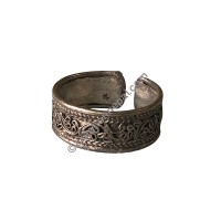 Filigree design white-metal finger ring