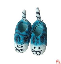 Strappy cat design baby shoes