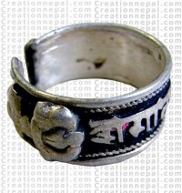 Vajra carved finger ring