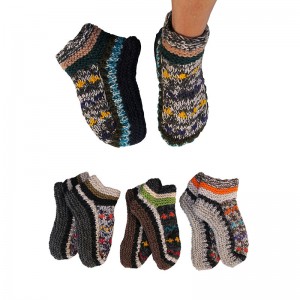 Assorted color woolen indoor socks