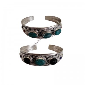 Three stone white metal bangle