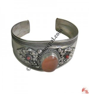 Single stone bangle4