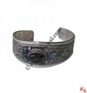 Mid wide bangle