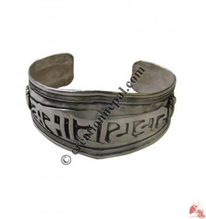 Tibetan design mid wide bangle