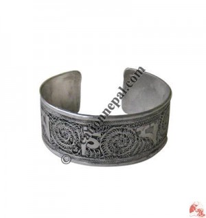 Filigree design Bangle
