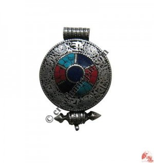 Om mani ghau pendant