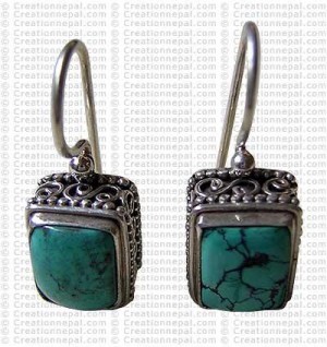 Eye wire Earring