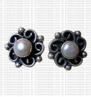 Small ear stud