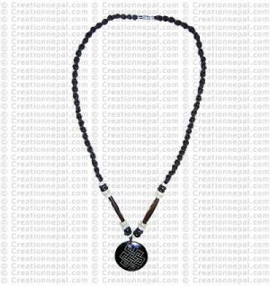 Knot carved amulet necklace1