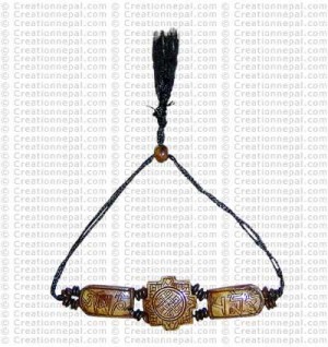 Om Mani 8-corner bracelet
