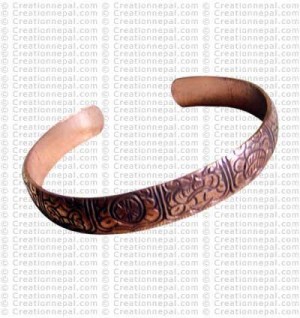 Auspicious sign cupper bangle