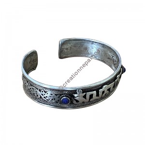 Mantra filigree white-metal bangle