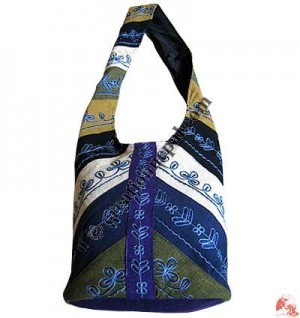 Embroidered BTC Lama bag19