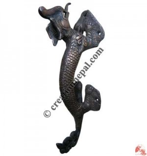 Dragon design brass door handle