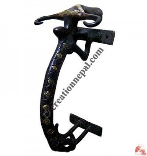 Buffalo design door handle