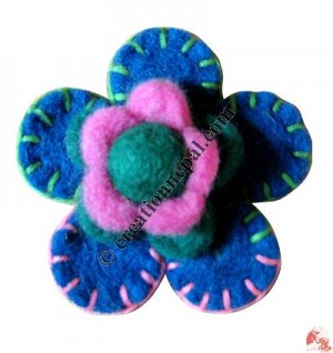 Felt brooch13