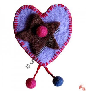 Felt brooch14