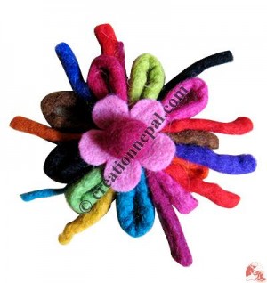 Felt brooch15