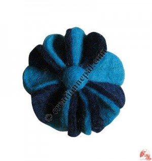 Swing flower felt brooch