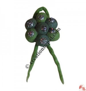 Seven-balls mani felt brooch