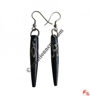 Finger shape Om ear ring