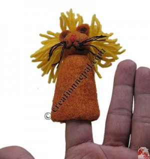 Finger press felt puppet1