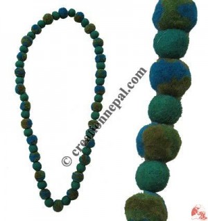 Cutting balls felt necklace