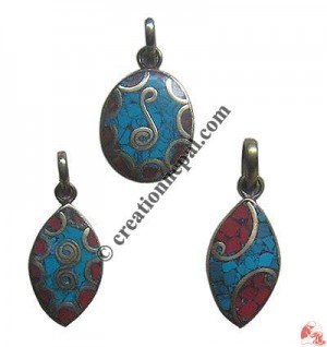 Tiny size stone chips brass locket 2