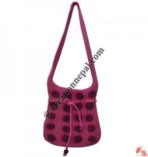 Dots and string design felt bag