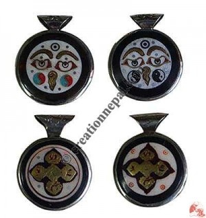 Images carved round pendent