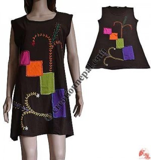 4-patch hand emb dress