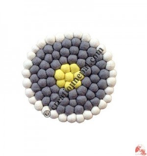 Wool felt balls plate coaster1