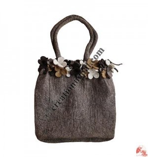 Top Flower Attached Felt Bag 1