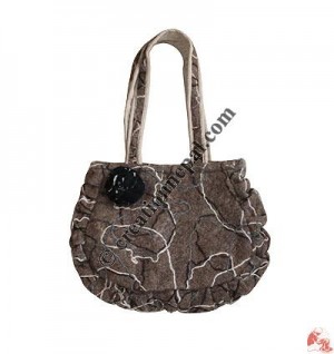 Uneven lines design Felt Bag