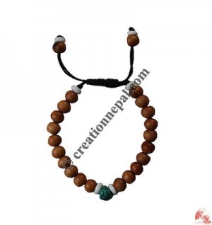 Wooden beads decorated bracelet