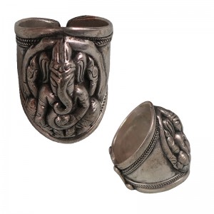 Front widen white Ganesha finger ring