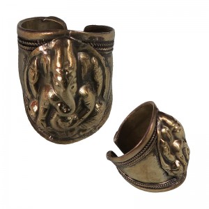 Front widen Ganesha finger ring